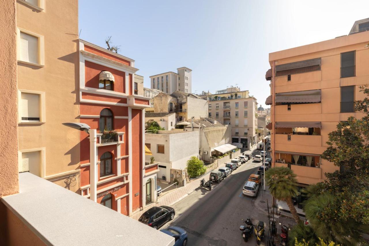Vittoria'S Luxury Apartment Cagliari Extérieur photo